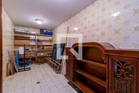 Casa à venda com 450m², 4 quartos e 8 vagas Casa à venda com 450m², 4 quartos e 8 vagasDepósito da Garagem