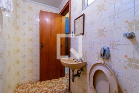 Casa à venda com 450m², 4 quartos e 8 vagas Casa à venda com 450m², 4 quartos e 8 vagasBanheiro da Garagem