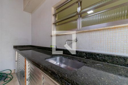 Casa à venda com 450m², 4 quartos e 8 vagas Casa à venda com 450m², 4 quartos e 8 vagasChurrasqueira