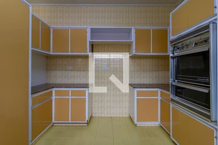 Casa à venda com 450m², 4 quartos e 8 vagas Casa à venda com 450m², 4 quartos e 8 vagasCozinha