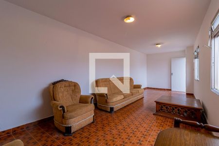 Casa à venda com 450m², 4 quartos e 8 vagas Casa à venda com 450m², 4 quartos e 8 vagasSalão