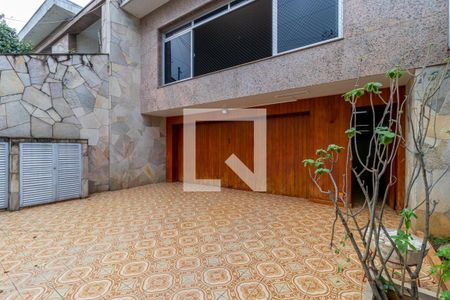 Casa à venda com 450m², 4 quartos e 8 vagas Casa à venda com 450m², 4 quartos e 8 vagasEntrada