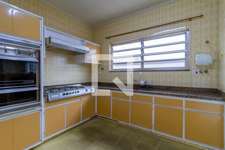 Casa à venda com 450m², 4 quartos e 8 vagas Casa à venda com 450m², 4 quartos e 8 vagasCozinha