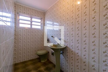 Casa à venda com 450m², 4 quartos e 8 vagas Casa à venda com 450m², 4 quartos e 8 vagasBanheiro do Salão