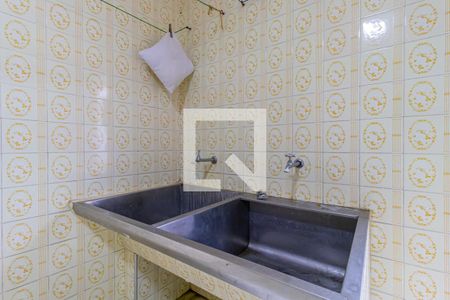 Casa à venda com 450m², 4 quartos e 8 vagas Casa à venda com 450m², 4 quartos e 8 vagasÁrea de Serviço