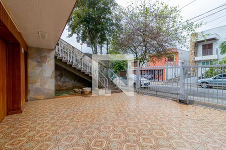 Casa à venda com 450m², 4 quartos e 8 vagas Casa à venda com 450m², 4 quartos e 8 vagasEntrada