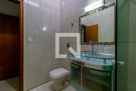 Casa à venda com 450m², 4 quartos e 8 vagas Casa à venda com 450m², 4 quartos e 8 vagasBanheiro da Suíte 1