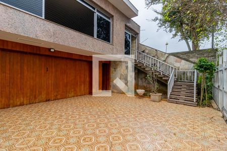 Casa à venda com 450m², 4 quartos e 8 vagas Casa à venda com 450m², 4 quartos e 8 vagasEntrada