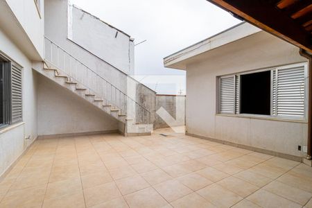 Casa à venda com 450m², 4 quartos e 8 vagas Casa à venda com 450m², 4 quartos e 8 vagasQuintal