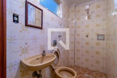 Casa à venda com 450m², 4 quartos e 8 vagas Casa à venda com 450m², 4 quartos e 8 vagasBanheiro da Garagem