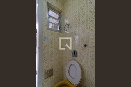 Casa à venda com 450m², 4 quartos e 8 vagas Casa à venda com 450m², 4 quartos e 8 vagasBanheiro de Serviço