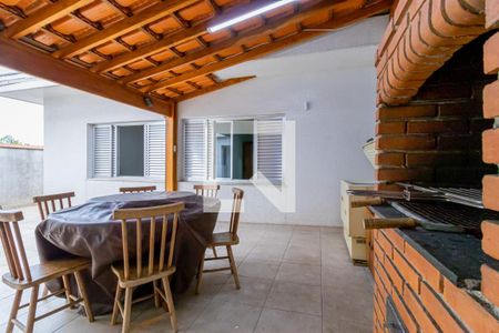 Casa à venda com 450m², 4 quartos e 8 vagas Casa à venda com 450m², 4 quartos e 8 vagasChurrasqueira