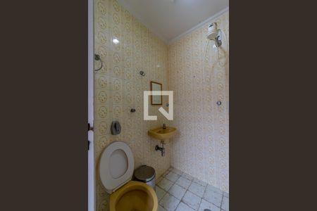 Casa à venda com 450m², 4 quartos e 8 vagas Casa à venda com 450m², 4 quartos e 8 vagasBanheiro de Serviço