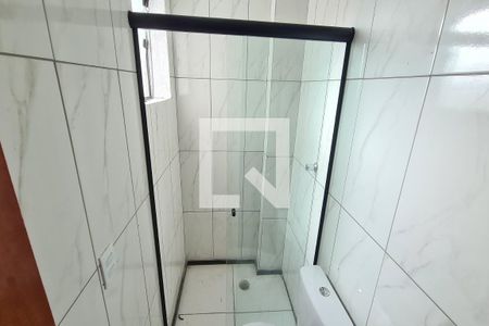 Banheiro de kitnet/studio para alugar com 1 quarto, 30m² em Vila Cleonice, São Paulo