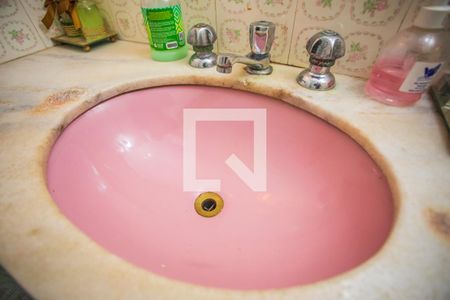 Casa à venda com 143m², 3 quartos e 1 vagaBanheiro - Torneira