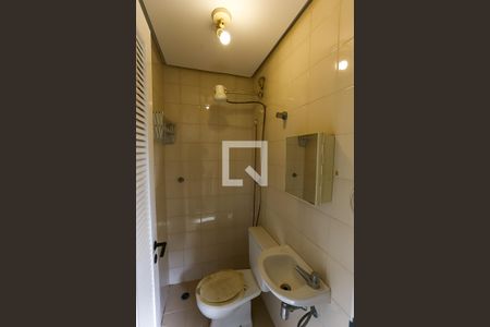 Apartamento à venda com 150m², 4 quartos e 3 vagas Apartamento à venda com 150m², 4 quartos e 3 vagasBanheiro de Serviço