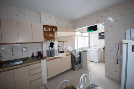 Apartamento para alugar com 95m², 2 quartos e 2 vagasCozinha