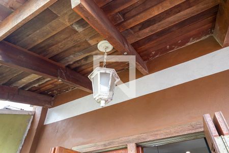 Casa à venda com 215m², 4 quartos e 3 vagas Casa à venda com 215m², 4 quartos e 3 vagasSacada