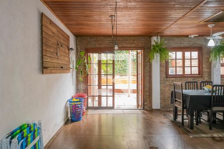 Casa à venda com 215m², 4 quartos e 3 vagas Casa à venda com 215m², 4 quartos e 3 vagasGaragem