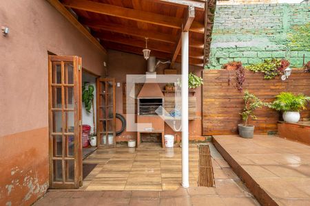 Casa à venda com 215m², 4 quartos e 3 vagas Casa à venda com 215m², 4 quartos e 3 vagasChurrasqueira