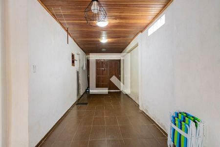 Casa à venda com 215m², 4 quartos e 3 vagas Casa à venda com 215m², 4 quartos e 3 vagasGaragem