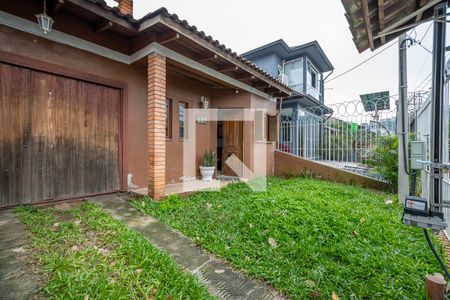 Casa à venda com 215m², 4 quartos e 3 vagas Casa à venda com 215m², 4 quartos e 3 vagasFachada