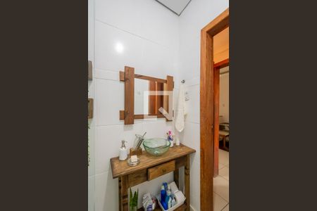 Casa à venda com 215m², 4 quartos e 3 vagas Casa à venda com 215m², 4 quartos e 3 vagasBanheiro