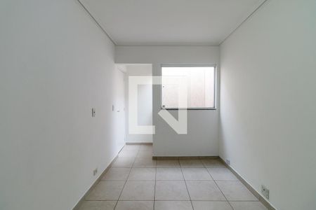 Sala de casa para alugar com 1 quarto, 40m² em Vila Granada, São Paulo