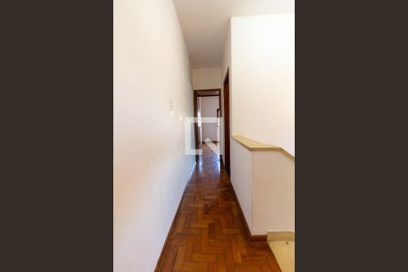 Corredor Quartos de casa para alugar com 2 quartos, 125m² em Jardim Trussardi, São Paulo