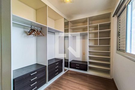 Quarto 1 / Closet da Suíte de apartamento para alugar com 3 quartos, 70m² em Vila Sonia do Taboao, Taboão da Serra