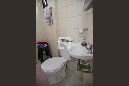 Apartamento à venda com 234m², 3 quartos e 3 vagasBanheiro de Serviço