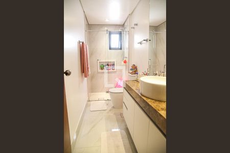 Apartamento à venda com 234m², 3 quartos e 3 vagasSuíte Banheiro 