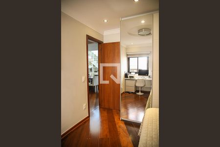 Apartamento à venda com 234m², 3 quartos e 3 vagasQuarto 2