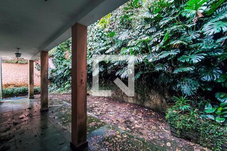 Varanda / Quintal de casa à venda com 4 quartos, 300m² em Jardim Morumbi, São Paulo
