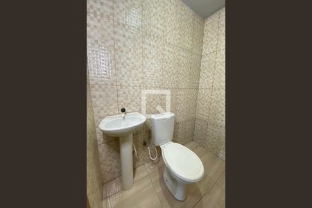 Banheiro de kitnet/studio para alugar com 1 quarto, 40m² em Scharlau, São Leopoldo