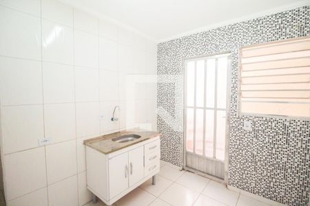 Cozinha de apartamento para alugar com 1 quarto, 30m² em Cidade Líder, São Paulo