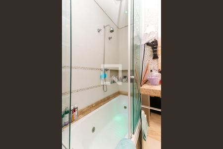 Apartamento à venda com 140m², 2 quartos e 1 vagaDetalhe do Banheiro da Suite