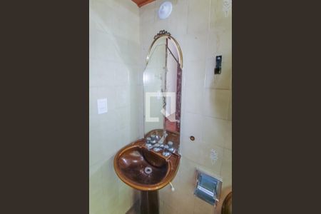 Casa à venda com 220m², 3 quartos e 2 vagasBanheiro 3