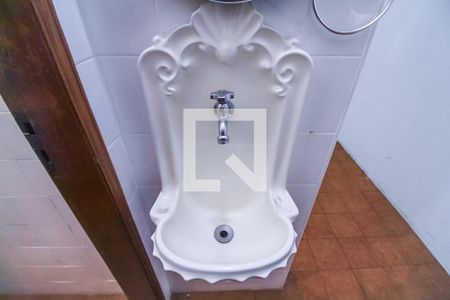 Casa à venda com 220m², 3 quartos e 2 vagasBanheiro 2