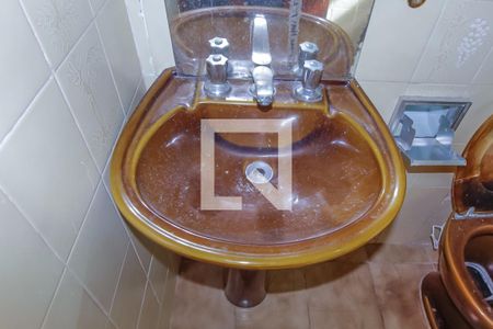 Casa à venda com 220m², 3 quartos e 2 vagasBanheiro 3