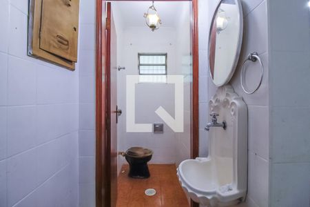 Casa à venda com 220m², 3 quartos e 2 vagasBanheiro 2