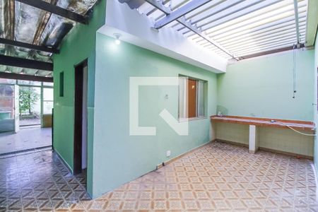 Casa à venda com 220m², 3 quartos e 2 vagasÁrea de Serviço