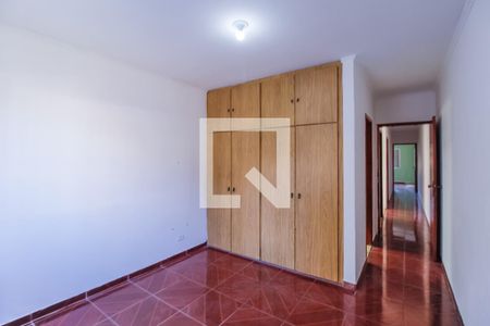 Casa à venda com 220m², 3 quartos e 2 vagasSuíte