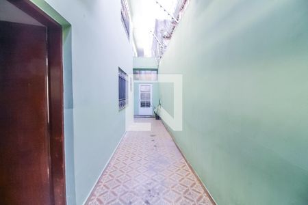 Casa à venda com 220m², 3 quartos e 2 vagasCorredor