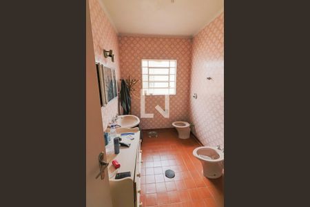 Casa de condomínio à venda com 200m², 3 quartos e 4 vagas Casa de condomínio à venda com 200m², 3 quartos e 4 vagasBanheiro