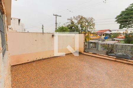 Casa de condomínio à venda com 200m², 3 quartos e 4 vagas Casa de condomínio à venda com 200m², 3 quartos e 4 vagasVaranda