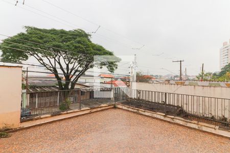 Casa de condomínio à venda com 200m², 3 quartos e 4 vagas Casa de condomínio à venda com 200m², 3 quartos e 4 vagasVaranda