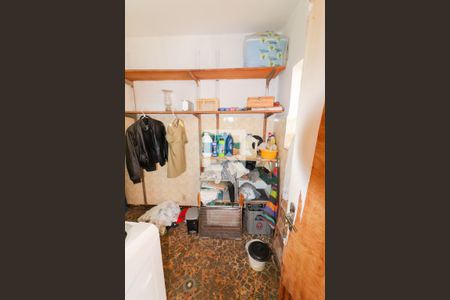 Casa de condomínio à venda com 200m², 3 quartos e 4 vagas Casa de condomínio à venda com 200m², 3 quartos e 4 vagasLavanderia