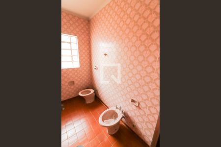 Casa de condomínio à venda com 200m², 3 quartos e 4 vagas Casa de condomínio à venda com 200m², 3 quartos e 4 vagasBanheiro