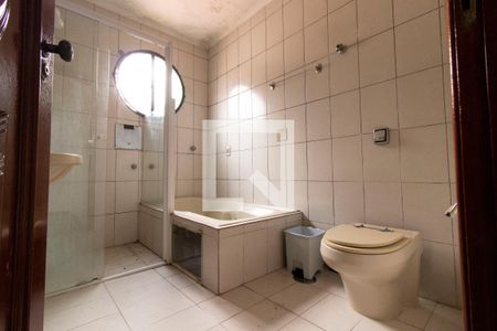 Casa à venda com 200m², 3 quartos e 2 vagasBanheiro da Suíte 2